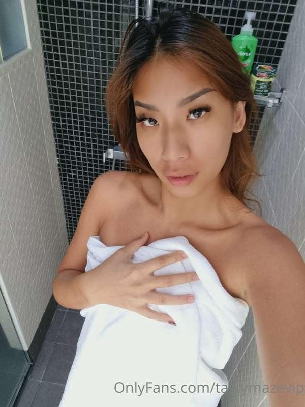 Tip me $5 to throw my towel away💗
Ans tell me in comment wha..