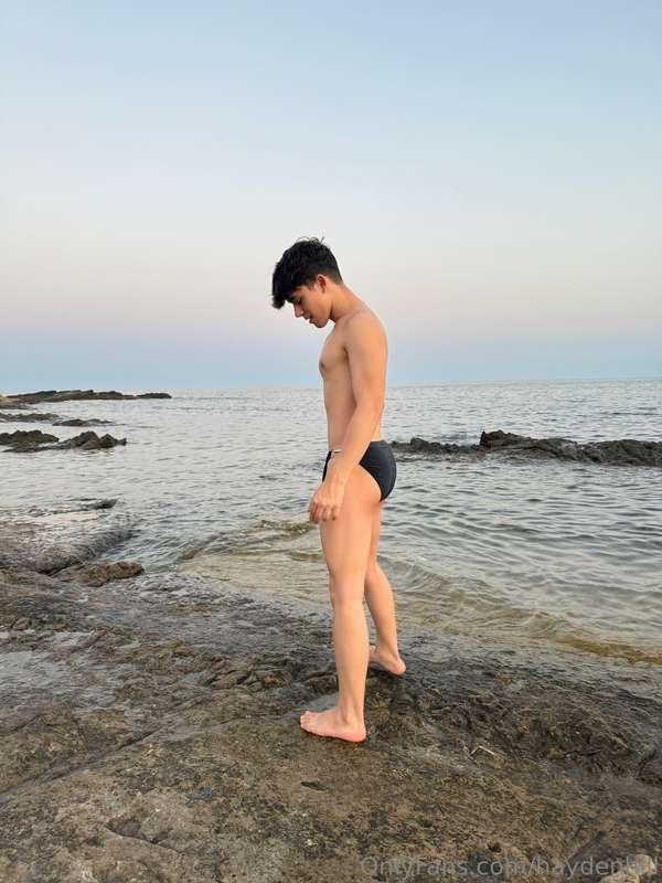 Naked with only this… think you could handle it?🔥