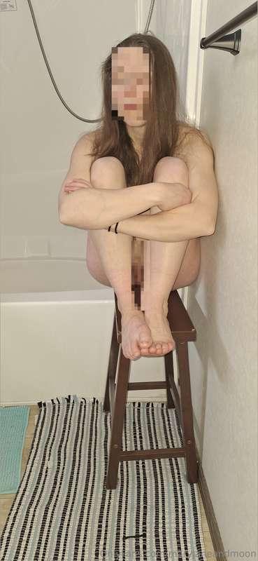 just a few pics b4 my shower
