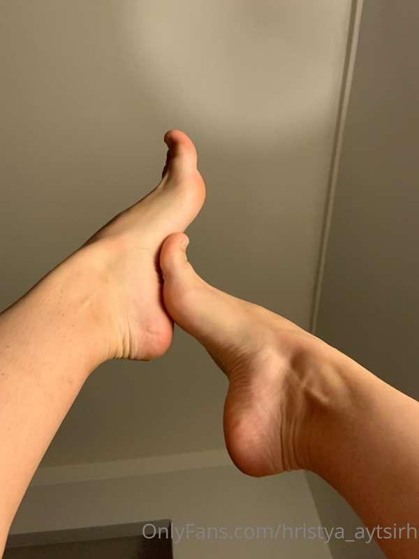 Soles or toes? 💙