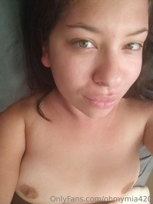 kiss me on my juicy lips