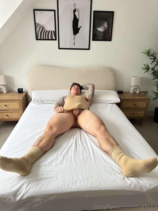 Sorry am I taking up all the bed? 😜👀 Thank you everyone who ..