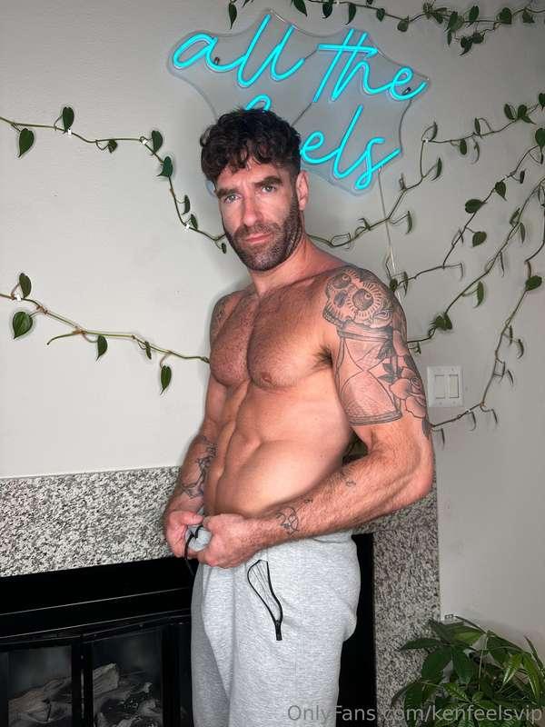 Be honest, you stared 😈🍆