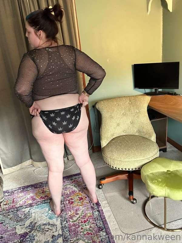 Hope you enjoy the morning view 😈