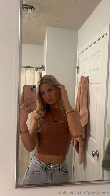 do we like the outfit? 🤭