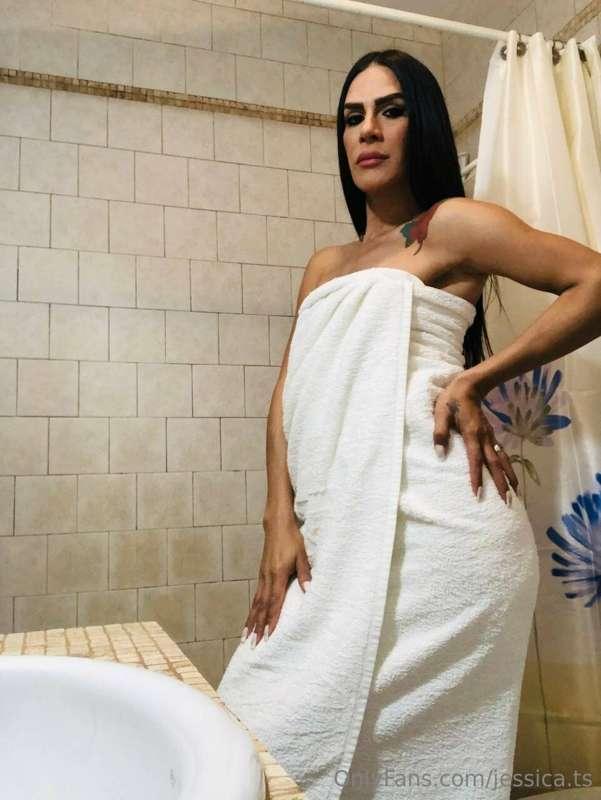 🔥💦 Things are heating up in my world! I'm luxuriating in a h..