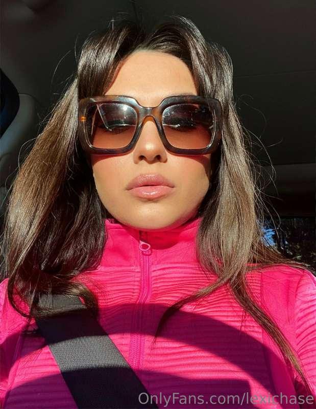This was before my Starbucks! ☀️ 
7am workout 🏃🏻‍♀️
Sweat 💦 ..