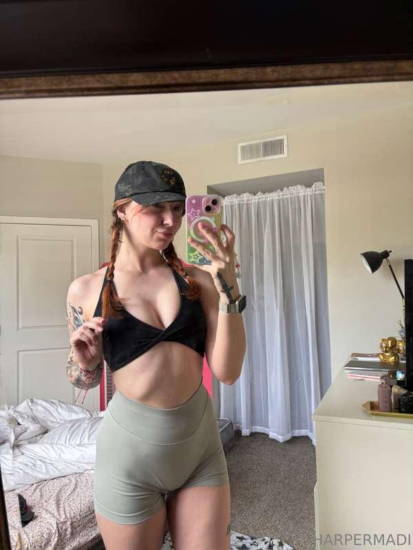 do u like my gym outfit?