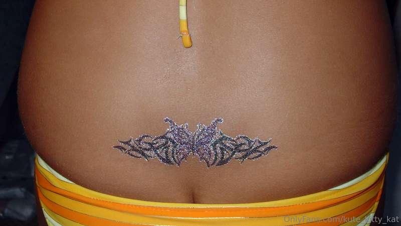 I really liked this temporary tattoo... made me feel extra n..