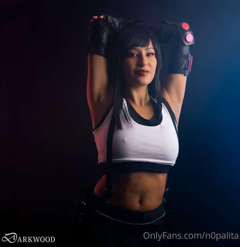 I shot my Tifa cosplay with Darkwood 👀 hope y’all are ready ..