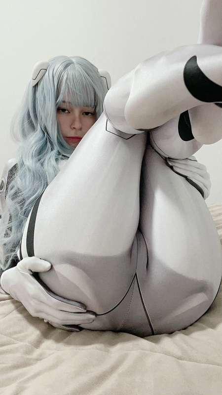This little girl's cute butt is asking to be mistreated :3
