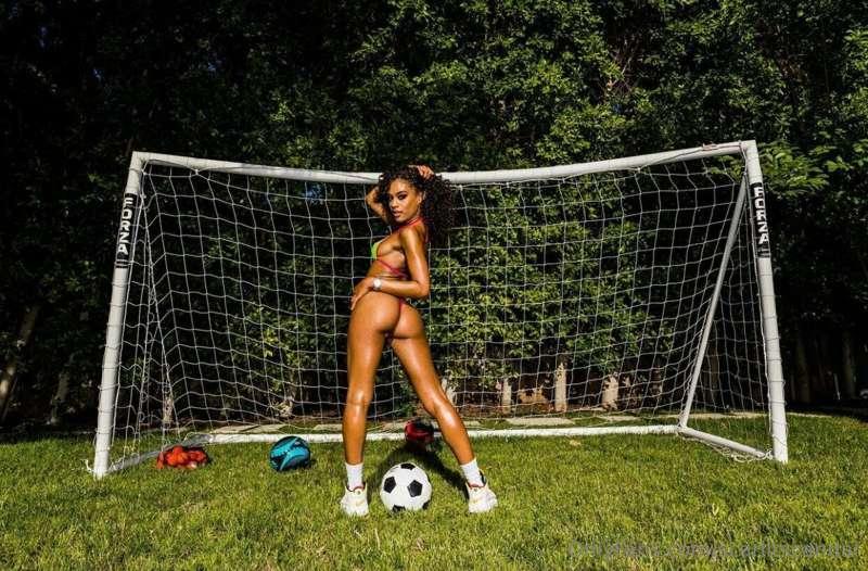 Wanna play 🤭🥵