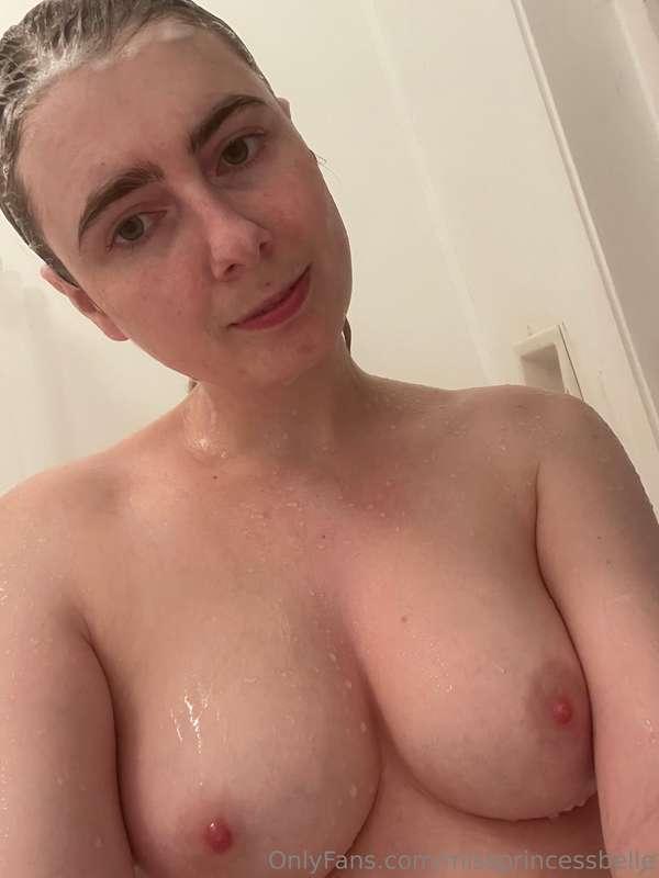 Time to wash my hair 😜😜
