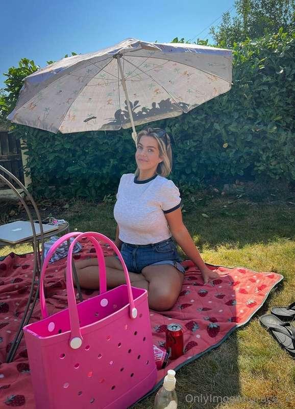 A little picnic 🙈🩷