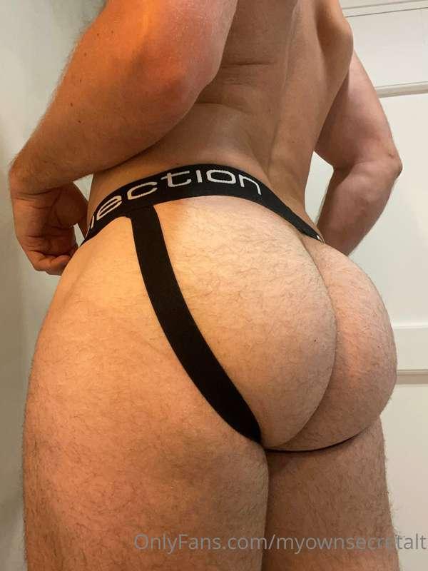 Hello OnlyFans! Boy am I glad to be here. I hope you're glad..