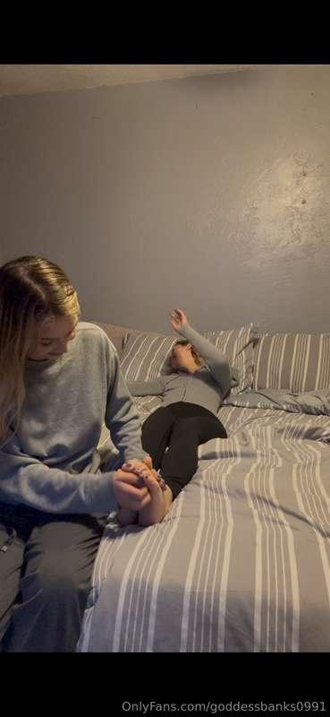 Super tickle on my roommate 😆😙😌