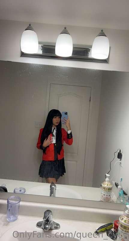Forgot to post my halloween costume from this year! Bonus po..