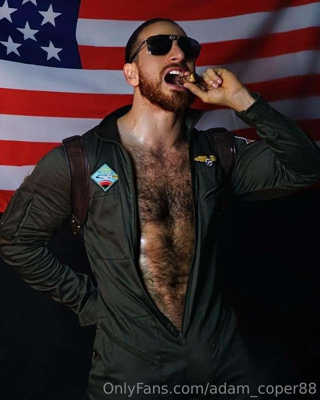 My uniforms get hot 👨🏻‍✈️🛬To you?