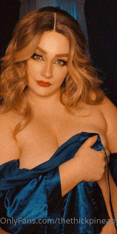 Some blond relaxation time tonight.