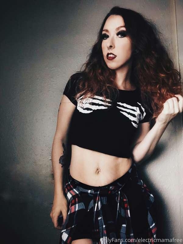 Spooky babe 🔥