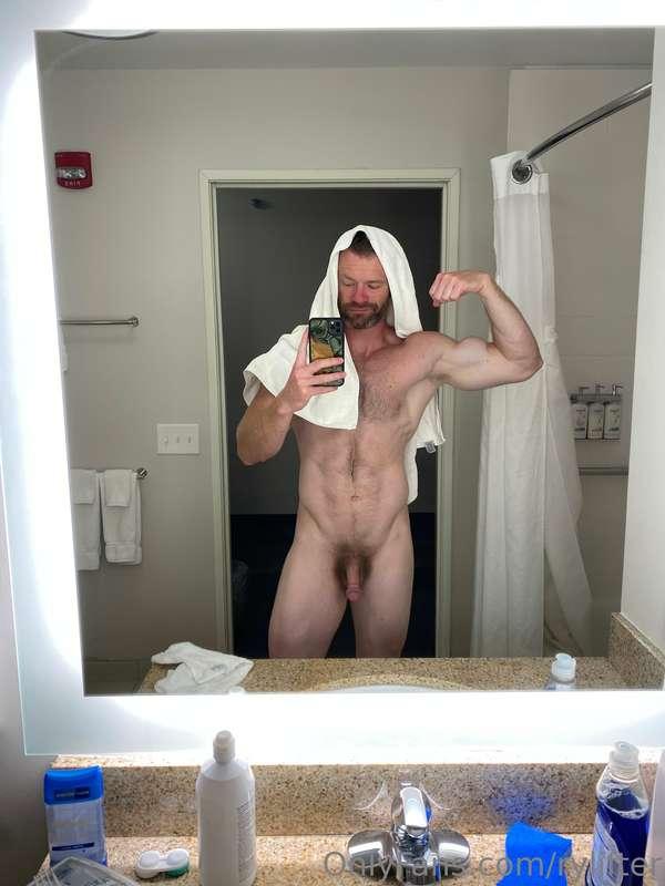 Ok one more bein non flattering 😁 happy yup day my peeps!