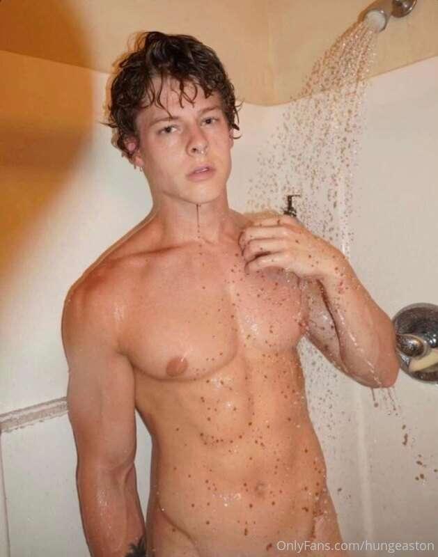 @BoysExposed has all the hottest freaky content you don’t se..