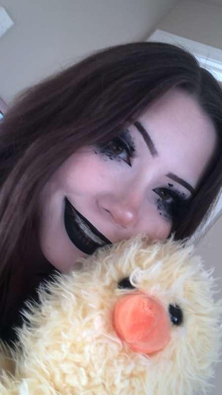 duckie with goth girl?!