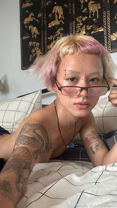 i hav pink on my hair!!!

#fyp #Asian #Filipina #tattoo #pierced #tomboy #shorthair #skinny #petite #smalltits #eyeglasses #selfie #blonde