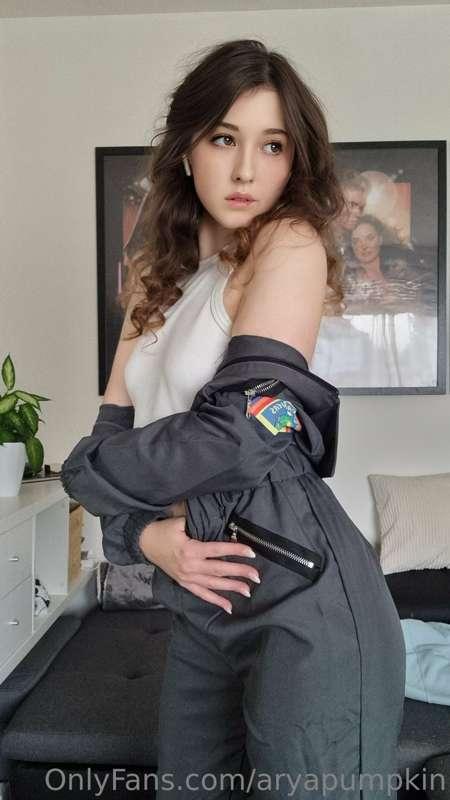 ***#16 Alien Set***
**12 Photos | 8min full-length Video | R..