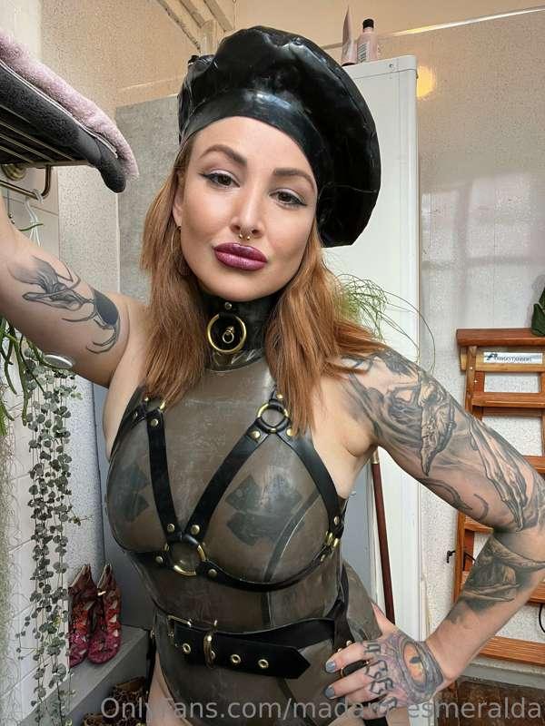 BTS for a saucy photoshoot 😉