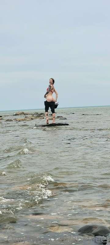i love getting naked in the outdoors for you guys 🏞 19 pics