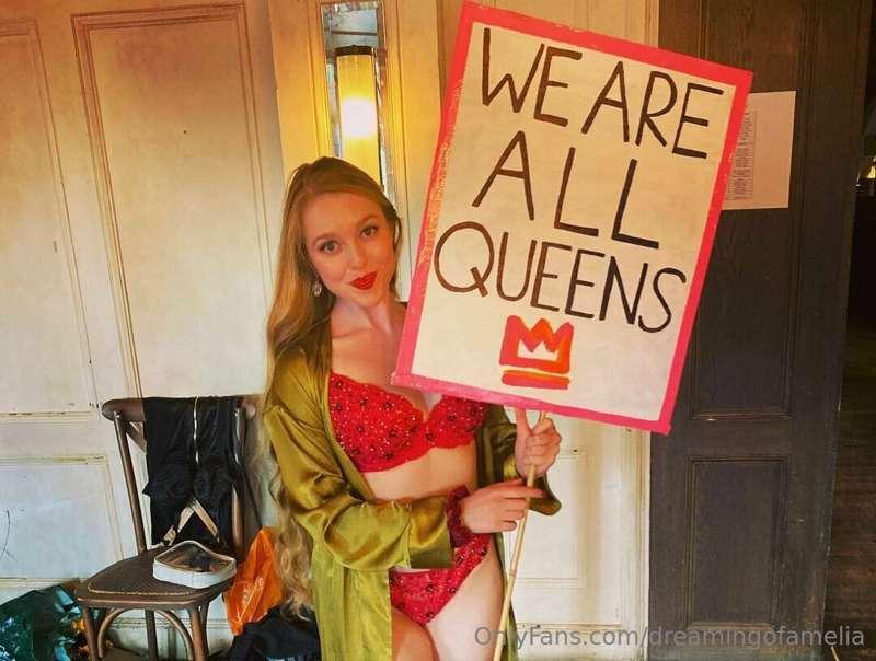 It's the coronation today so just a PSA for everyone (yes, e..