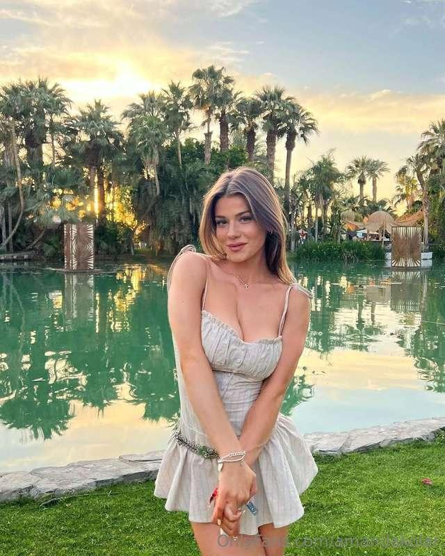 caught you staring… again 👀💋