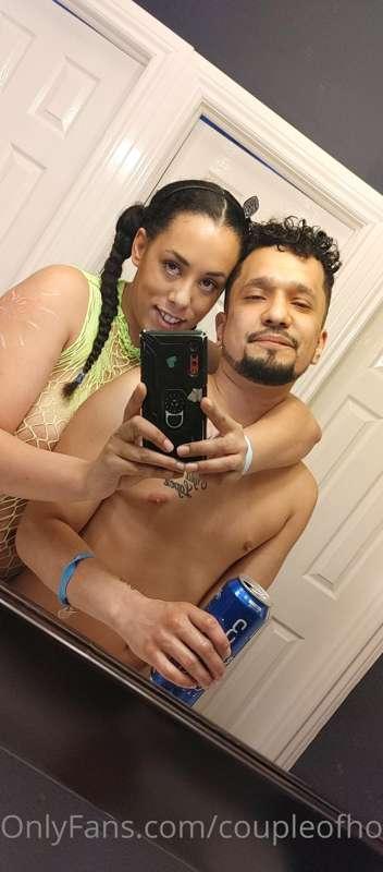 coupleofhotones image #0