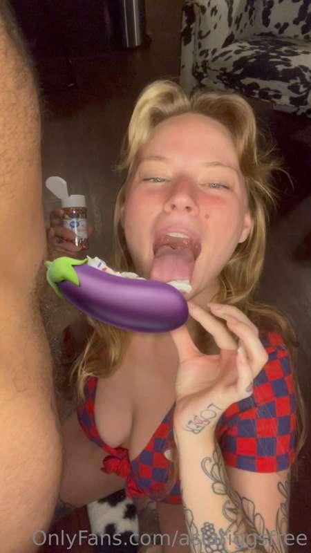 I just sent this hot whipped cream blowjob vid to your inbox..