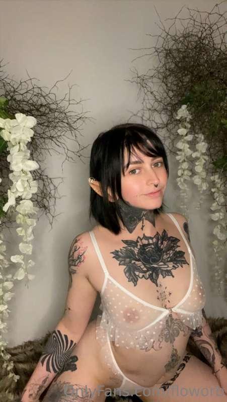 Check our chat for a surprise 🧝🏼‍♀️🤍🧚🏻