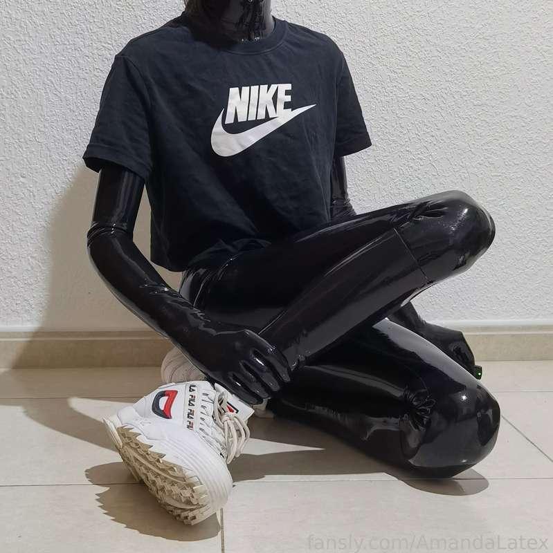 amandalatex image #1