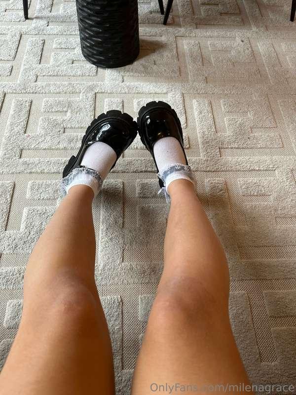 Cute feet pics cummin' thru 🥰