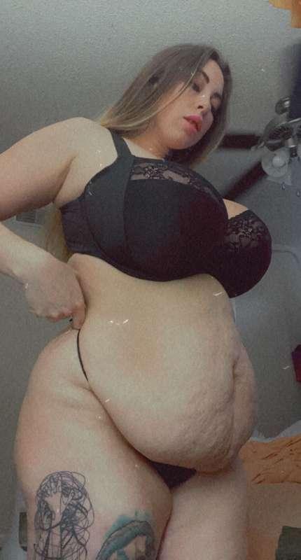 Run your fingers all over my soft sexy body 🥺