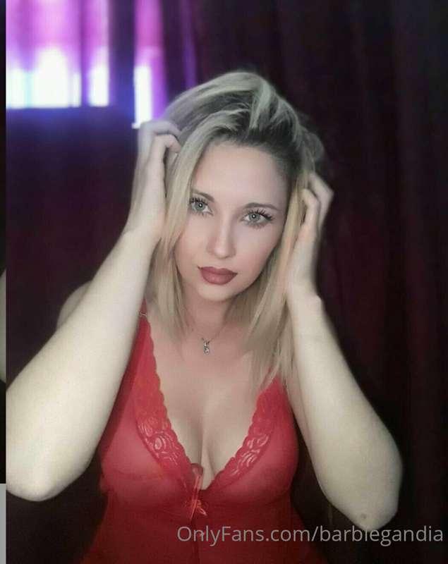 🔥👹El diablo susurró a mí oído ,
"No eres lo suficientemente ..