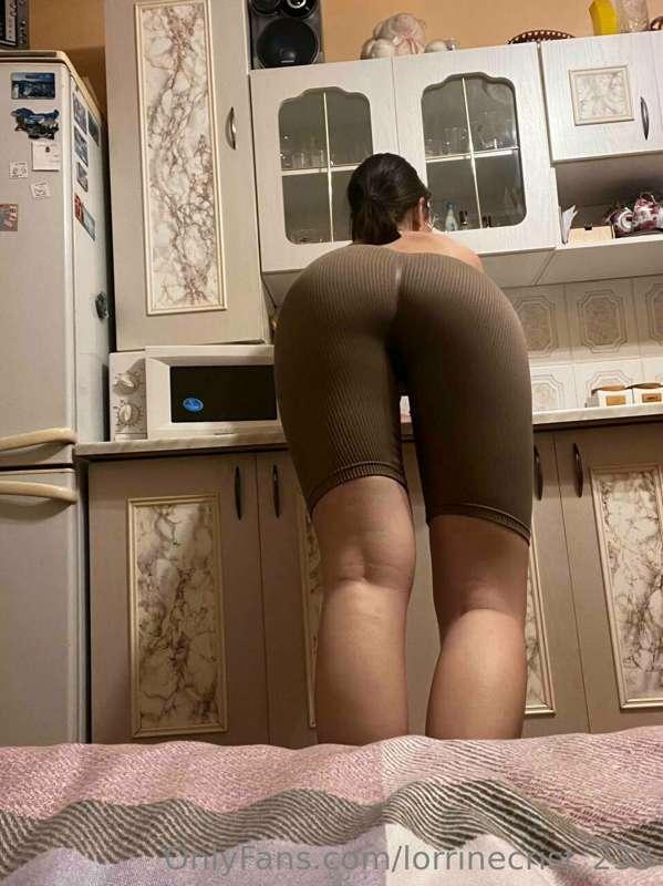 ..
sexy ass who wants and dreams of a hard cock, I want to f..