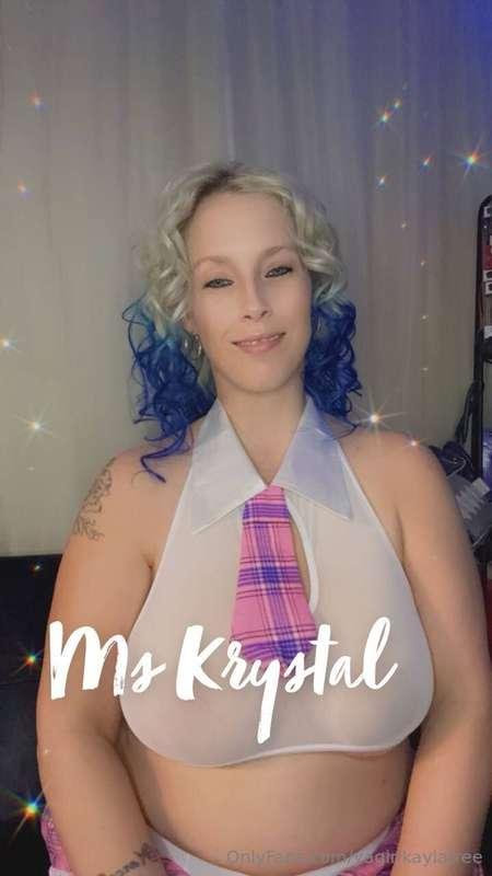 Hi I’m Ms Krystal 💙 
Come watch me get naughty and naked 😈
🌞..