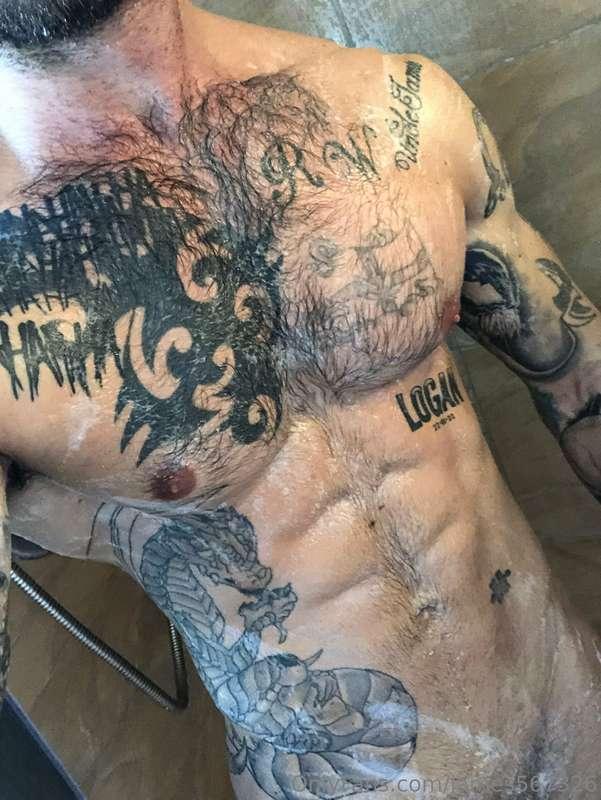Who doesn’t like getting hot and soapy 🚿😏