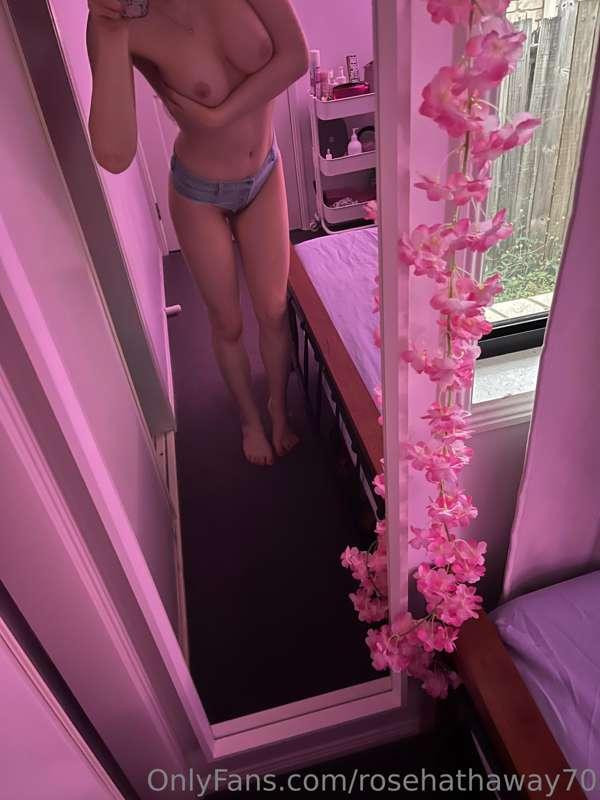 Maybe these shorts are a little too small? 🥰