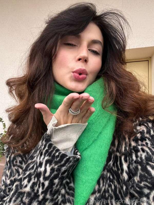 Love can warm even the coldest weather, what do you think?❤💖