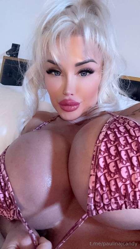 Who wants a naughty surprise? 😈 $5 and I’ll send you somethi..