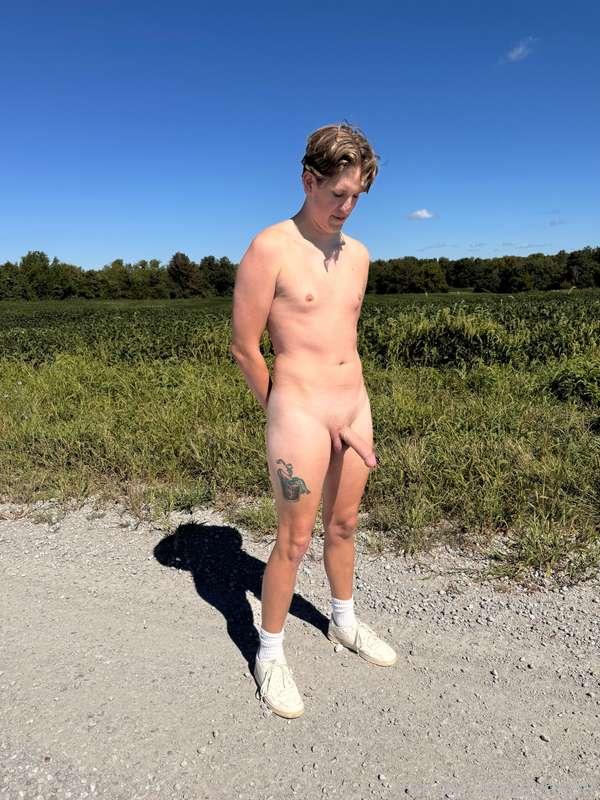 I feel like I could be naked out here forever! I ended up having to cum in the road I got so excited 🙈

#public #exhibitionist #exhibitionism #exposed #enm #outdoor #twink #voyeur #humiliation #ass #cum #outside #embarrassed #hung #gay #caught