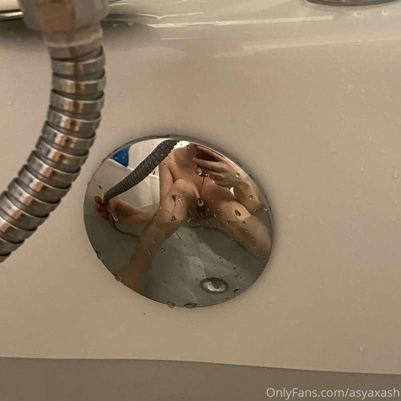 After a tough day, I really need to take a bath 🛀 🥺 and a hu..