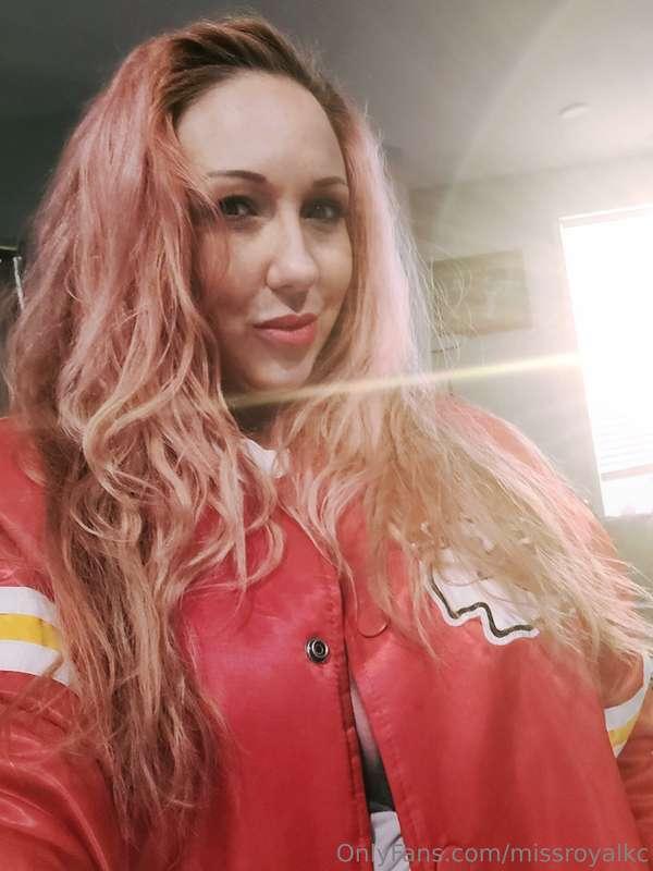 OH. AND THE CHIEFS ARE 15-1! ❤️💛🔥