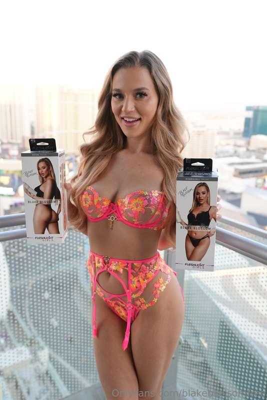 blakeblossomfree image #2